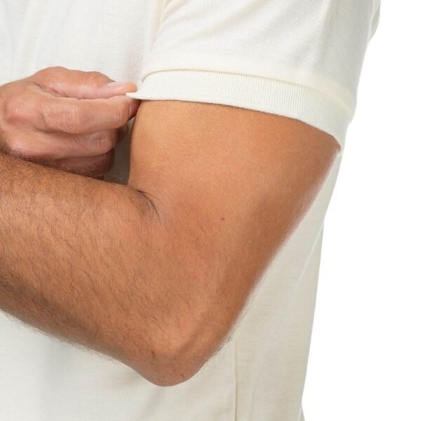 Camiseta Tipo Polo Crema - Imagen 3