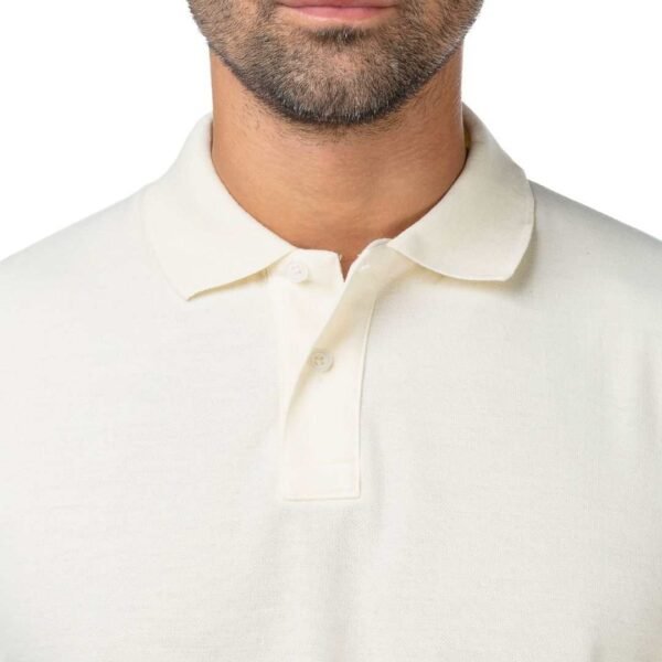 Camiseta Tipo Polo Crema - Imagen 2