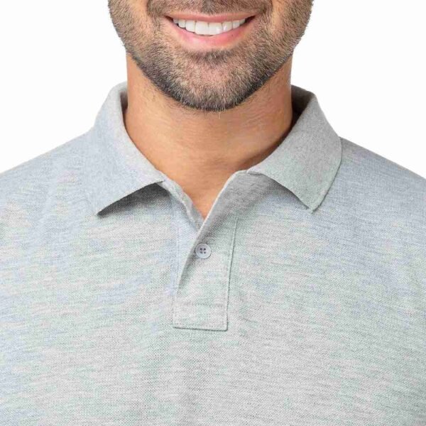 Camiseta Tipo Polo Gris Claro - Imagen 2